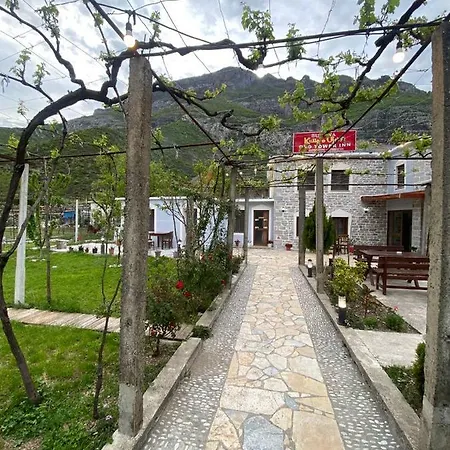 Kulla E Vjeter Guest house Koman