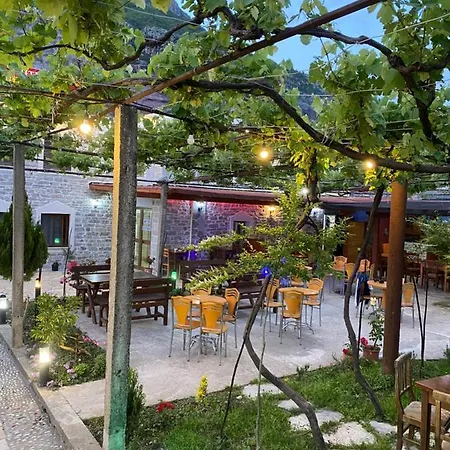 Kulla E Vjeter Gasthof Koman