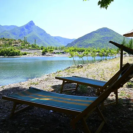 Kulla E Vjeter Pensjonat 3*