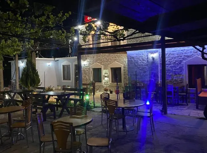 Kulla E Vjeter بيت ضيافة 3*